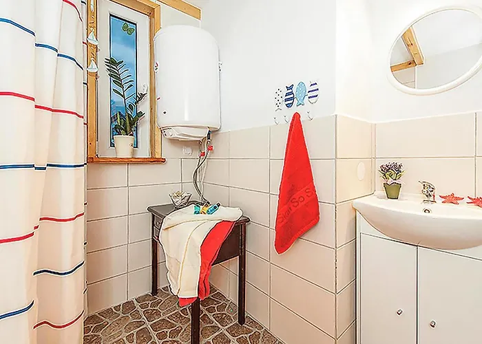 Nice Home In Ustka-Przewloka With Wifi *