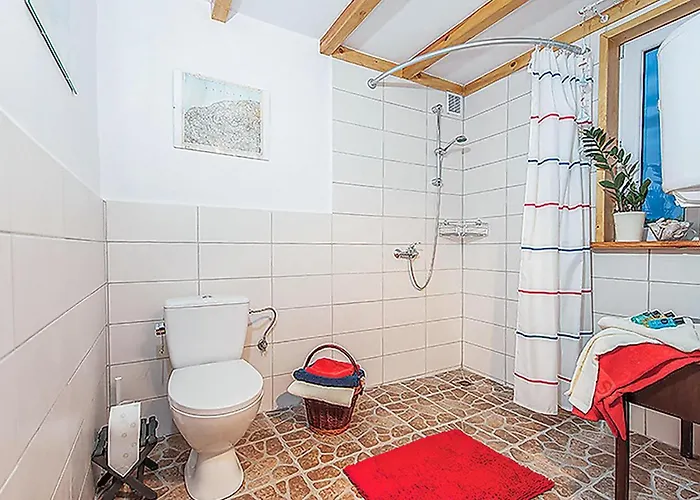 Nice Home In Ustka-Przewloka With Wifi Semesterbostad